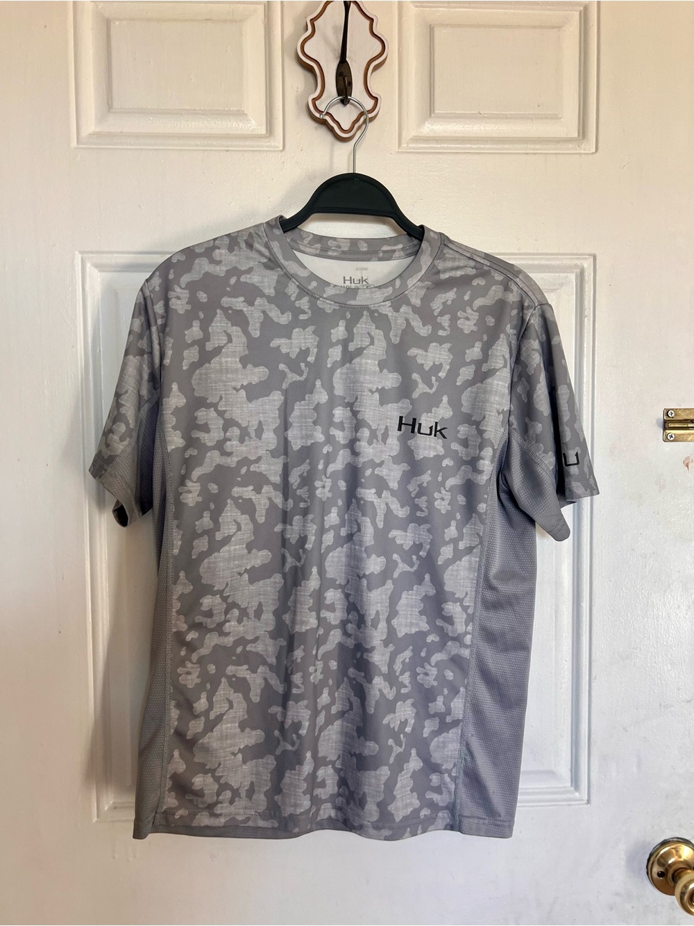 Huk | Men’s Gray Camo Performance T-Shirt